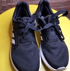 Adidas women's size 6.